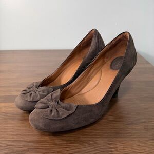 Clarks Artisan Women’s Society Ball Bow Heels Suede Brown Size 10W